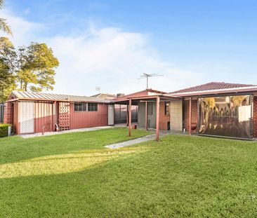PERFECT FAMILY HOME IN SEABROOK PRIMARY SCHOOL ZONE! - Photo 1