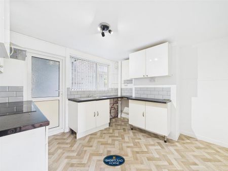 2 bedroom flat to rent - Photo 5