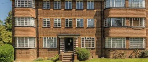 1 bedroom in a flat share to rent - Photo 1