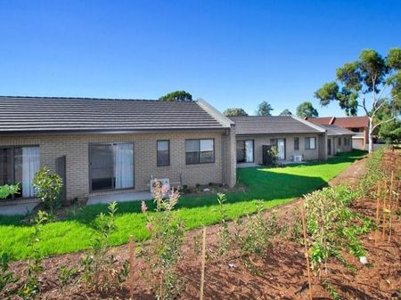 Executive Style Three Bedroom Villa - Photo 4