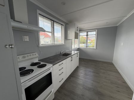 11 McBain Grove, Avalon - Photo 4