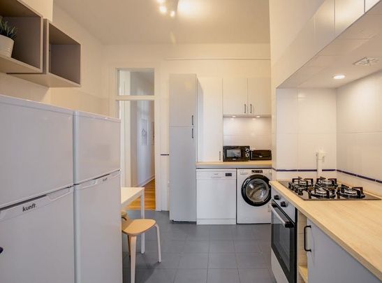 Calçada do Marquês de Abrantes, Lisbon, Lisbon 1200-163 - Photo 1