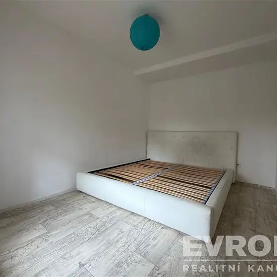 Pronájem pěkného bytu 2+kk v Hradci Králové - Malšovicích ul. Na Hrázce - Photo 1
