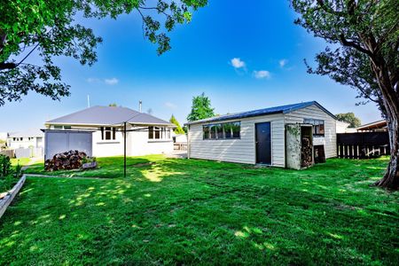 Lovely 4 bedroom family home - Photo 2