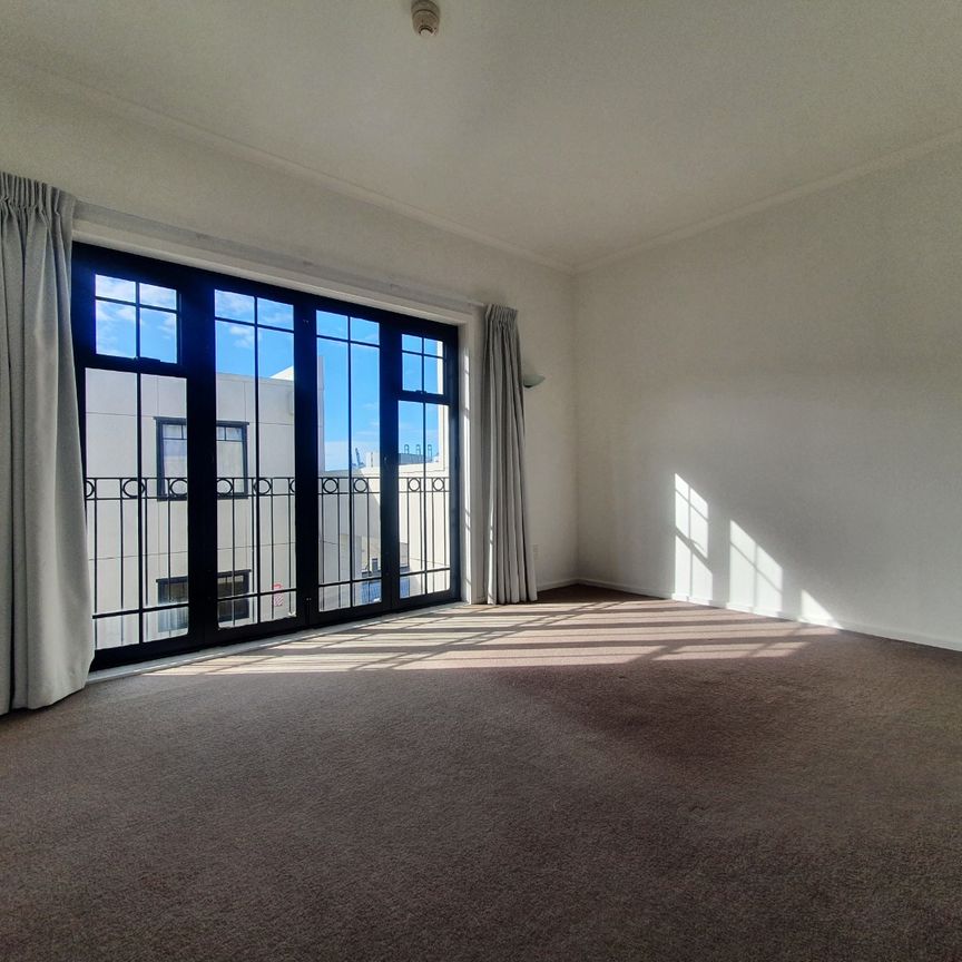 Two Bedroom with Two carparks! - Photo 1