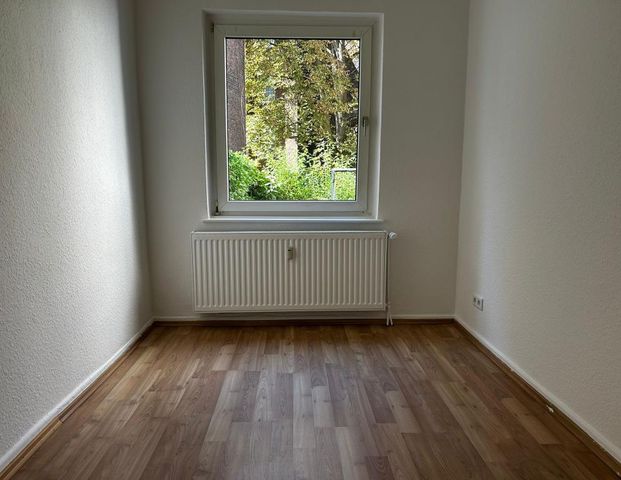 Charming 3-room apartment on the ground floor for rent - Photo 1