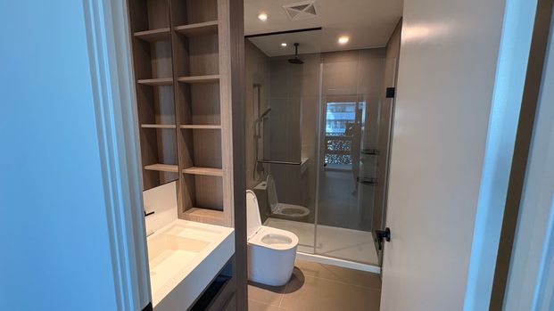 For Lease - 55 Charles Street Unit# 2410, Toronto, Ontario - Photo 1