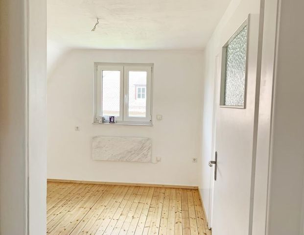 FÜ-Stadeln: Liebevoll renoviert, hell & freundlich, 2-Zi-Wohnung, 2. OG, inkl. Einbauküche - Photo 1
