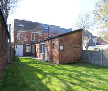 Huis met 3 slaapkamers, tuin en garage. - Photo 1