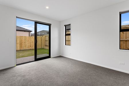 Brand New Stylish and Sunny four bedroom Home! - Photo 2