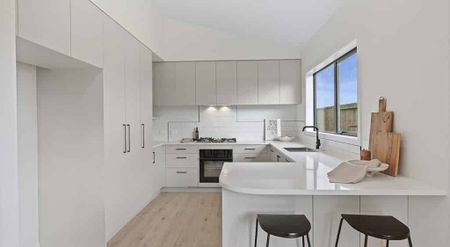 Brand-new stylish four bedroom - Photo 3