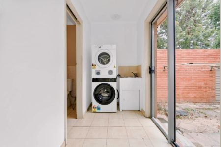 9 Risdon Drive, Melbourne - Photo 3