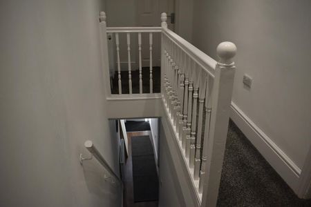 4 bedroom terraced house to rent - Photo 4