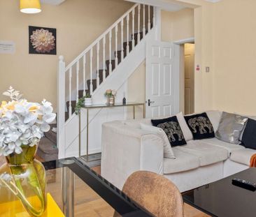 3 bedroom semi-detached house to rent - Photo 2