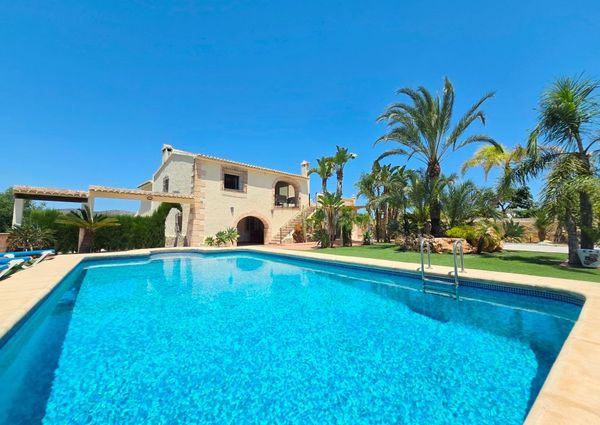 WIDE ESTATE FOR RENT IN TEULADA FOR LONG TERM