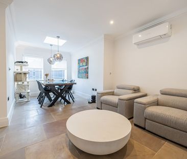 Drifters Drive, Camberley - 5 bedrooms Property for lettings - Seym... - Photo 1