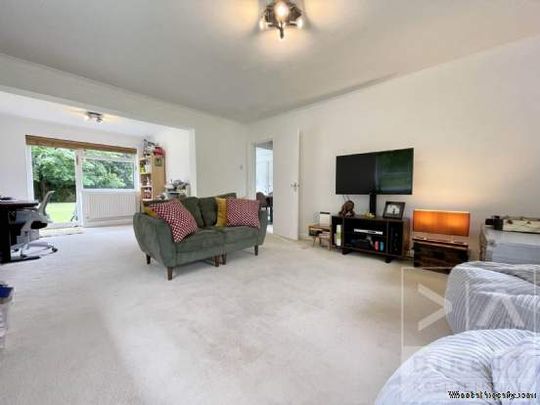 2 bedroom property to rent in Epsom - Photo 1