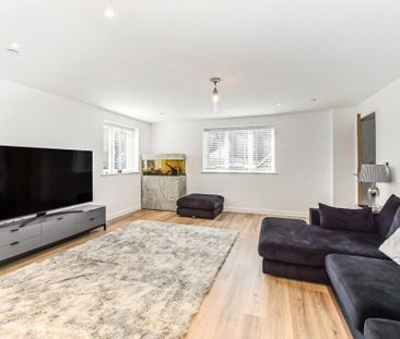 5 bedroom detached house to rent - Photo 4