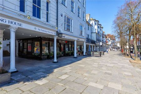 2 bedroom mews house in a contemporary development at the edge of The Pantiles - Photo 2