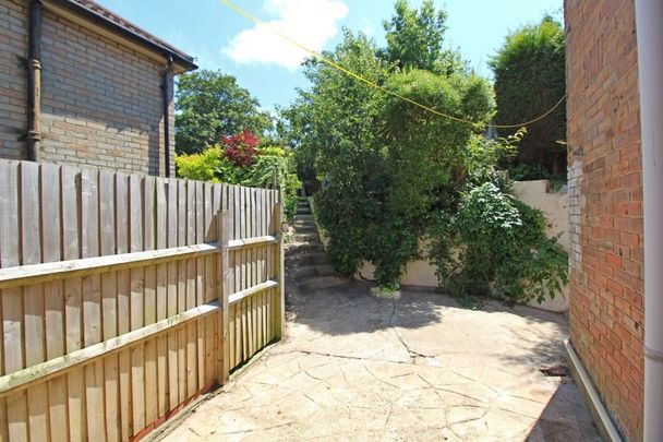 Library Road, Parkstone - Photo 1