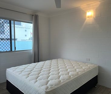 One bedroom furnished apartment situated in the heart of Cairns. - Photo 5