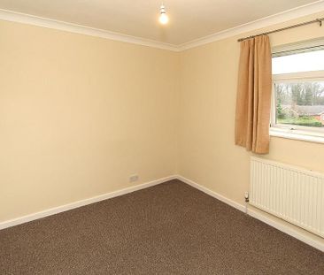 3 bedroom flat to rent - Photo 3