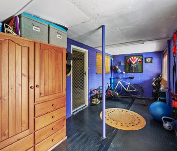 Spacious Family Home in Highly Sought After Location - Photo 5