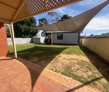 4-bedroom, 2 bathrooms plus bungalow - Photo 2