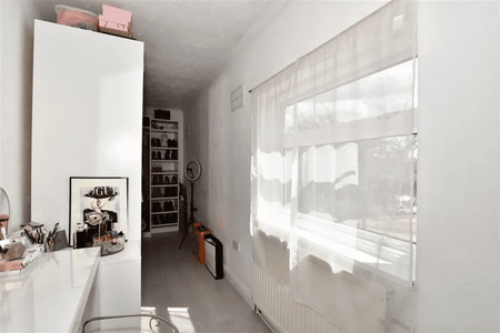 5 bedroom semi-detached house to rent - Photo 2