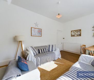 3 bedroom flat to rent - Photo 3