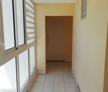 Location Appartement 3 pièces 73m² MOUFIA 97490 - Photo 6