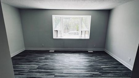 For Lease - 82 sanford Street Unit# Unit A, Barrie, Ontario - Photo 2