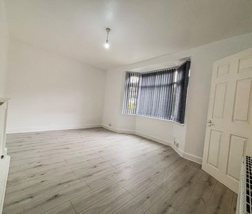 1 Bedroom Flat To Let - HP11 - Photo 2
