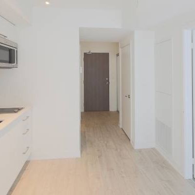 Modern 1-Bed Condo Suite at Bathurst and Front - Photo 3