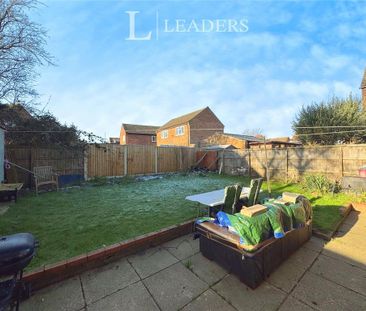 4 bedroom detached house to rent - Photo 5