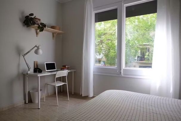 Carrer de la Indústria, Barcelona, Catalonia 08025 - Foto 1