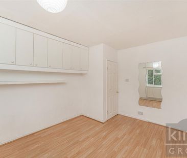 2 Bedroom Flat - First Floor To Let - Photo 3