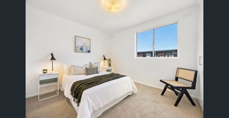 Thoughtfully Laid-Out Northern Brilliance - Photo 4