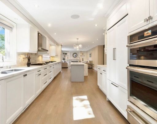 For Lease - 2068 Mississauga Road, Mississauga, Ontario - Photo 1