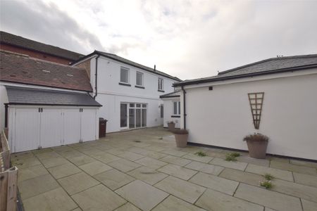 High Street, Tewkesbury, Gloucestershire, GL20 - Photo 4