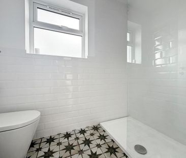 3 bedroom end of terrace house to rent - Photo 3