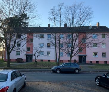 Schöne 4-Zimmer Erdgeschosswohnung mit Balkon zu vermieten - Foto 2