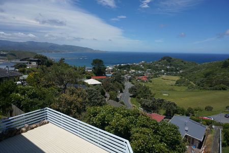Great sea view, sunny, private, nice suburb - Photo 5