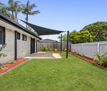 Spacious Duplex in Broadbeach Waters - Photo 3