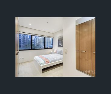 FABULOUS ONE BEDROOM IN SEIDLER’S COVE WITH CITY VIEWS | Furnished - Photo 3