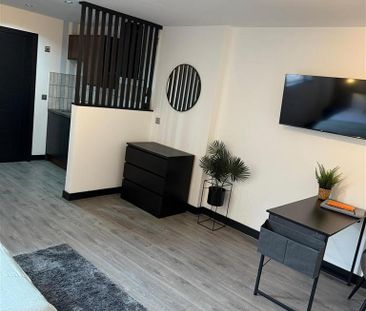 Studio to rent - Photo 1