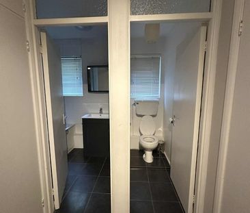 2 Bed Flat, Sandham Court, SW4 - Photo 2