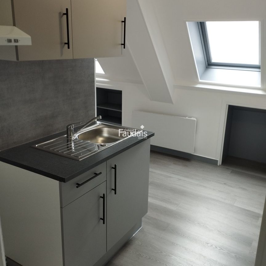 Location Appartement 1 pièce 16m² COUTANCES 50200 - Photo 2