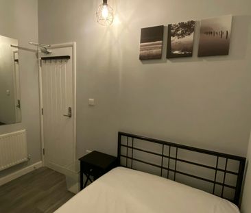 Semi-detached house to rent on - Photo 5