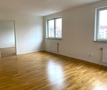 Drottninggatan 13 - Foto 1